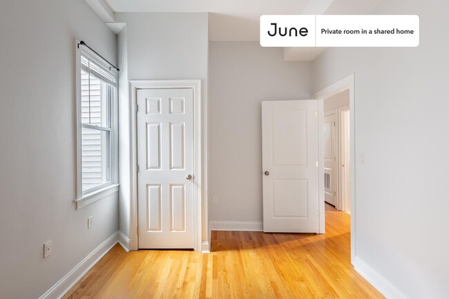 Private bedroom in 3 bed/2 bath Home in Boston, MA - Building Photo - Building Photo