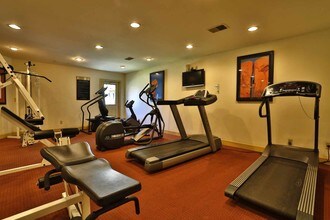 ReNew Cherry Creek in Denver, CO - Foto de edificio - Building Photo