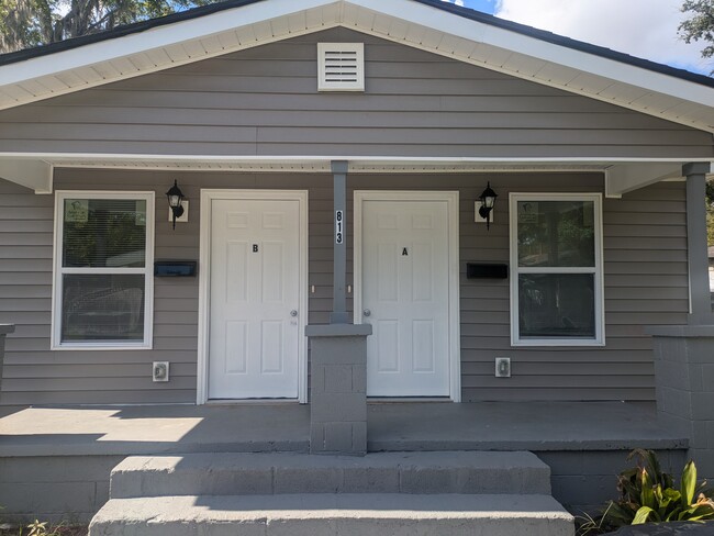 property at 813 W 52nd St