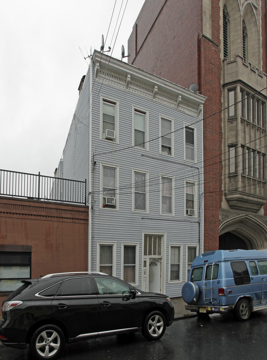 50 Jordan Ave in Jersey City, NJ - Foto de edificio