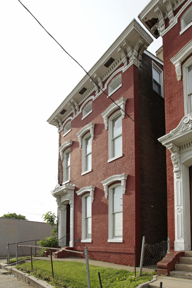 1506 W Market St in Louisville, KY - Building Photo - Building Photo