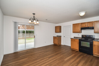 236 Farmington Dr in Harvest, AL - Building Photo - Building Photo