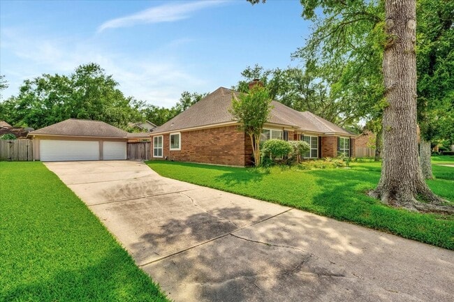 15402 Willow Shores Dr