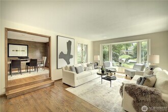 9020 NE 34th St in Yarrow Point, WA - Building Photo - Building Photo