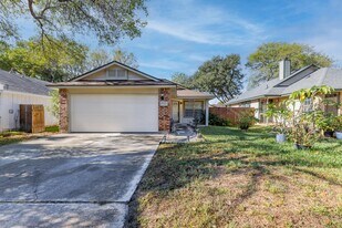 15531 Knollglade in San Antonio, TX - Building Photo