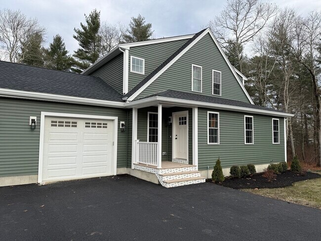 29 Kashmirs Way in Middleboro, MA - Building Photo - Building Photo