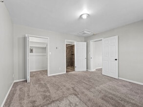 106 N Mountain Rd in Fruit Heights, UT - Building Photo - Building Photo