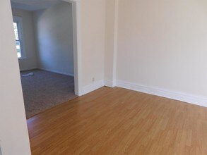 490 12th St-Unit -490 in Marion, IA - Building Photo - Building Photo