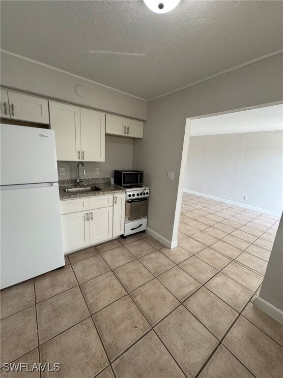 property at 2452 Stella St