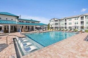 Alera at Hunters Glen in Lake Wales, FL - Building Photo
