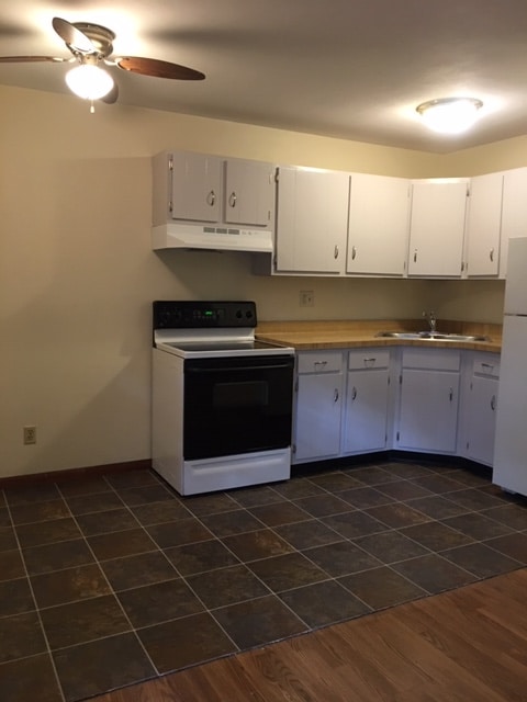 134 Flintridge Dr in Rockford, IL - Building Photo - Building Photo