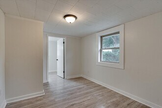 1213 Tunnel Blvd in Chattanooga, TN - Building Photo - Building Photo