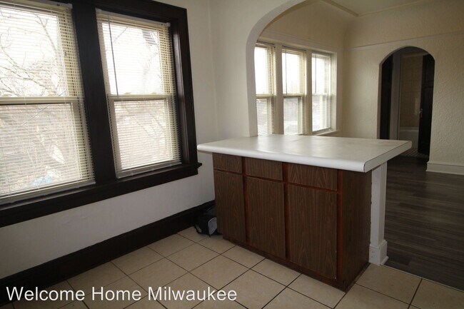 417 N 39th St in Milwaukee, WI - Building Photo - Building Photo
