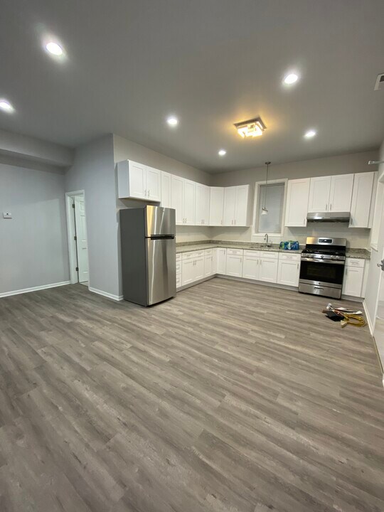 2893 S Archer Ave in Chicago, IL - Building Photo