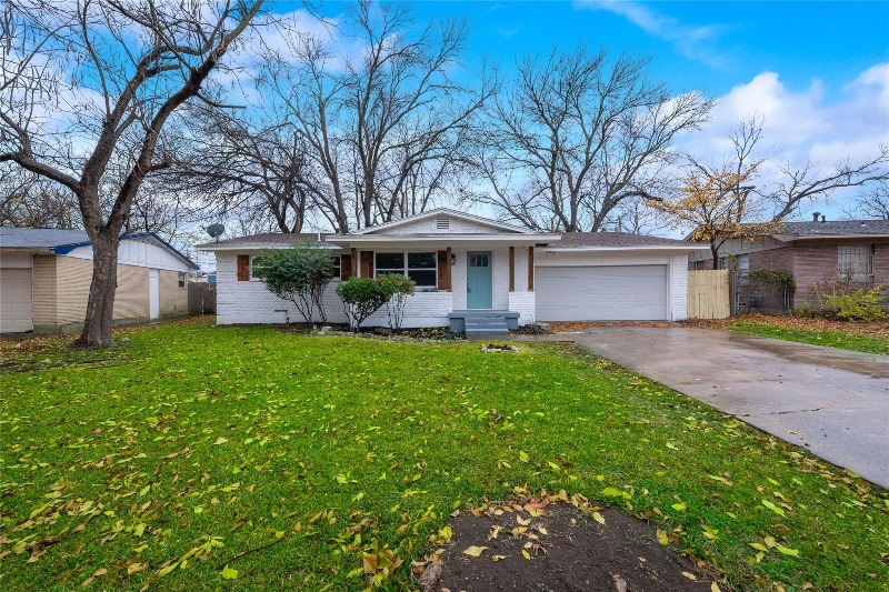 1506 Hillcrest Dr in Arlington, TX - Building Photo