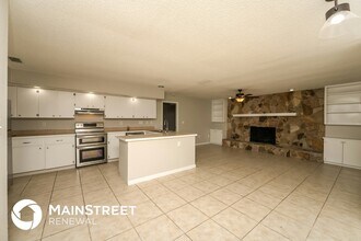 2229 Flaming Arrow Dr in Lakeland, FL - Building Photo - Building Photo