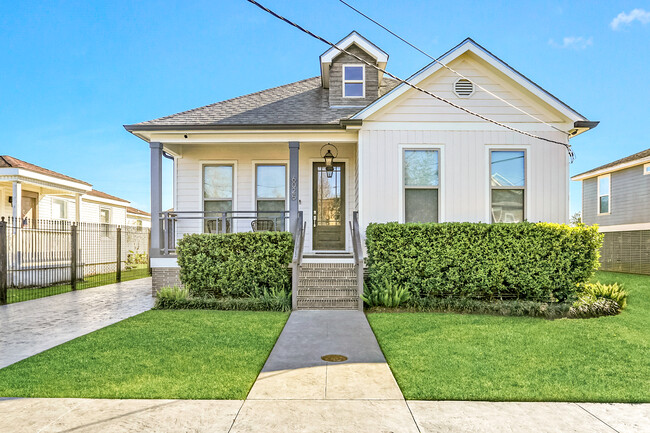 6025 Wickfield Dr in New Orleans, LA - Foto de edificio - Building Photo