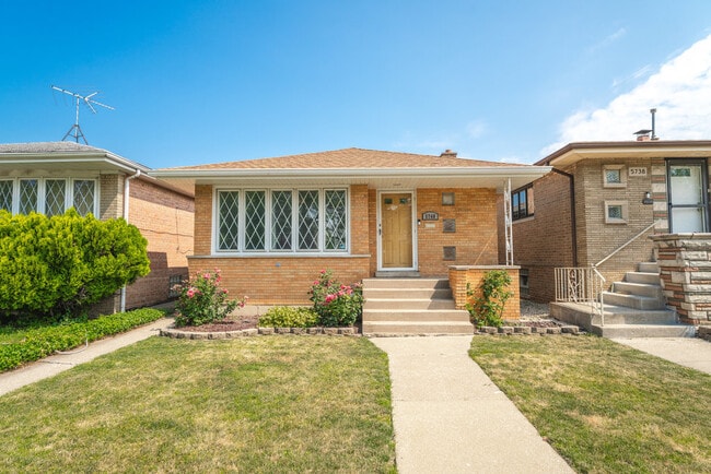 5740 W 63rd Pl