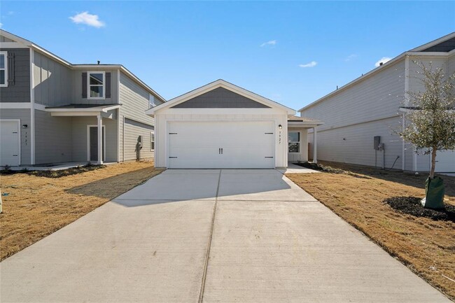property at 3927 Trail de Paris