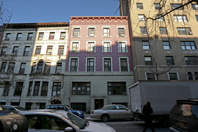 129 W 74th St in New York, NY - Building Photo - Building Photo