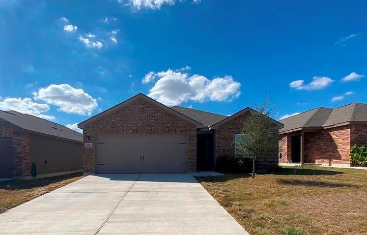 1032 Riverdale Cove in Jarrell, TX - Building Photo