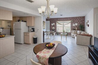 218 Olive Ave in Port St. Lucie, FL - Building Photo - Building Photo