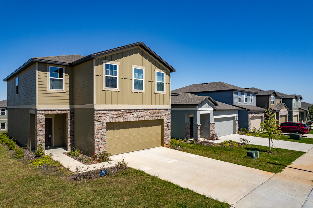 Phillips Landing in Groveland, FL - Building Photo