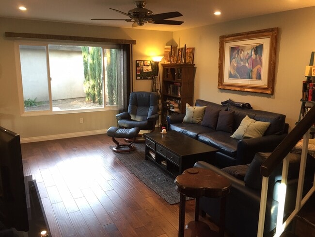 property at 5667 Lake Lindero Dr