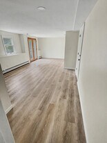 51 Wyandanch Blvd in Smithtown, NY - Building Photo