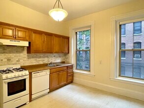 34 Isabella St, Unit 2 in Boston, MA - Building Photo - Building Photo
