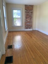 2535 Summit Street, Unit upper Unit in Columbus, OH - Building Photo