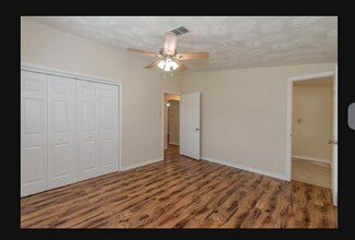 320 Bell Ave in Bridge City, TX - Building Photo - Building Photo