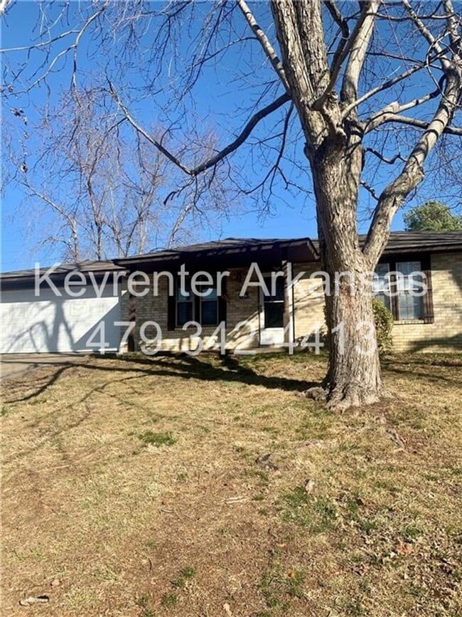 property at 2607 Lee St