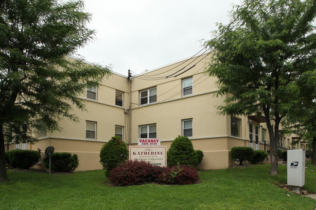 228 Maple St in Jeffersonville, IN - Building Photo - Building Photo