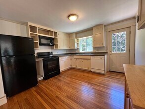 28 Old Wolfeboro Rd in Alton, NH - Building Photo - Building Photo