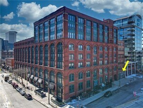 635 W Lakeside Ave, Unit 100 A1 in Cleveland, OH - Building Photo - Building Photo