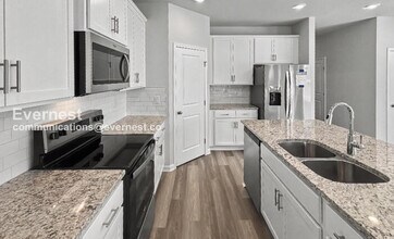 8155 Huspa Ave in Madison, AL - Building Photo - Building Photo