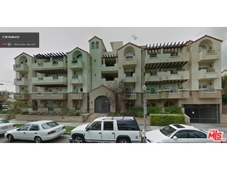 1135 Rexford Dr in Los Angeles, CA - Building Photo