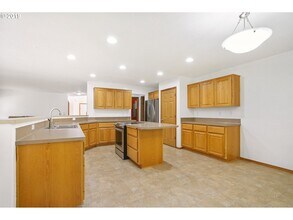 16020 NE 12th St in Vancouver, WA - Building Photo - Building Photo
