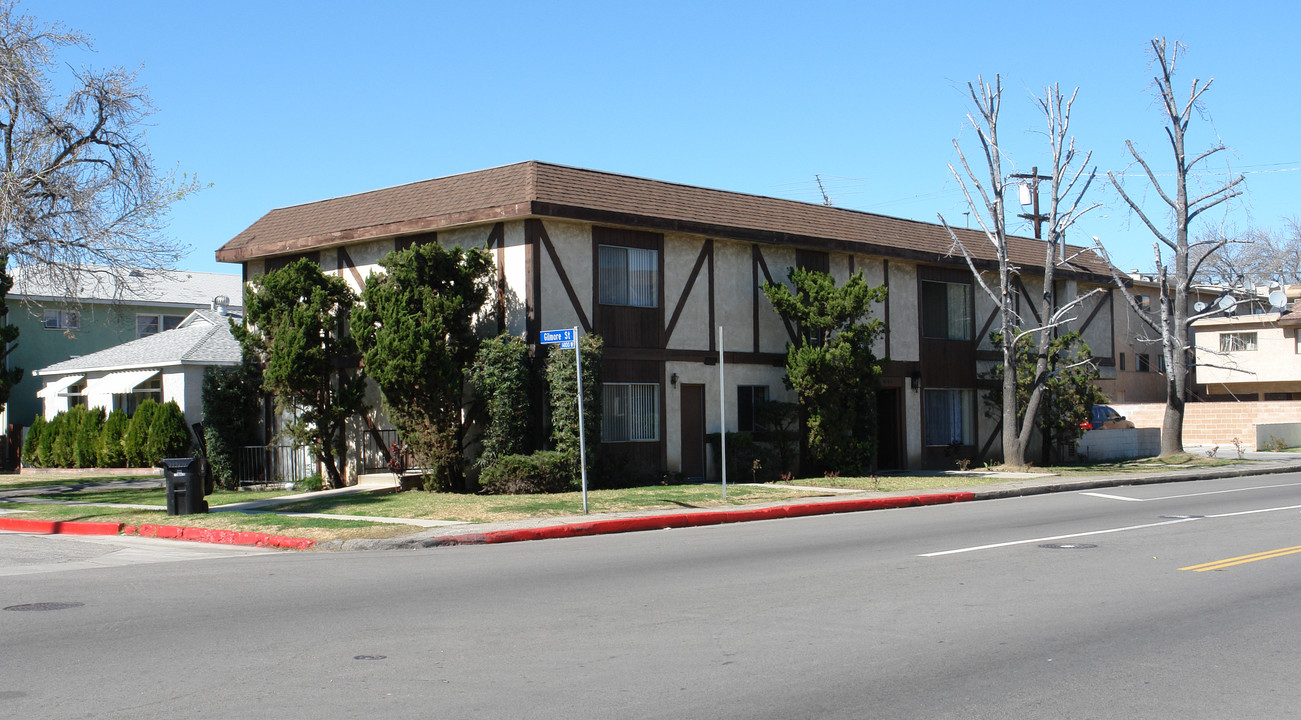 14103 Gilmore St in Van Nuys, CA - Building Photo