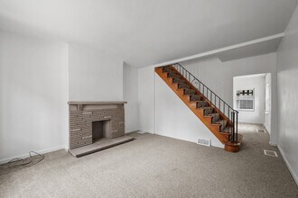4840 Blackberry Way in Pittsburgh, PA - Building Photo - Building Photo