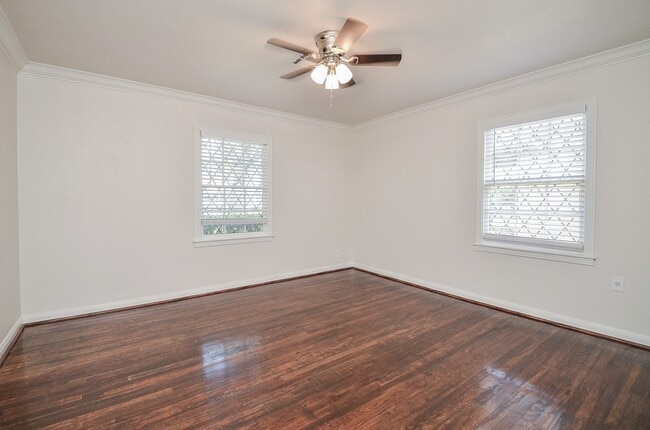 property at 3914 Daphne St