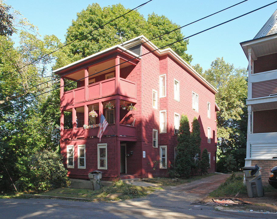 30-32 Lincoln Pl in Bristol, CT - Building Photo