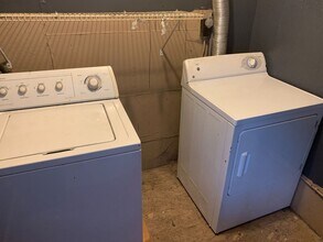 1304 Clay St in Cedar Falls, IA - Building Photo - Building Photo