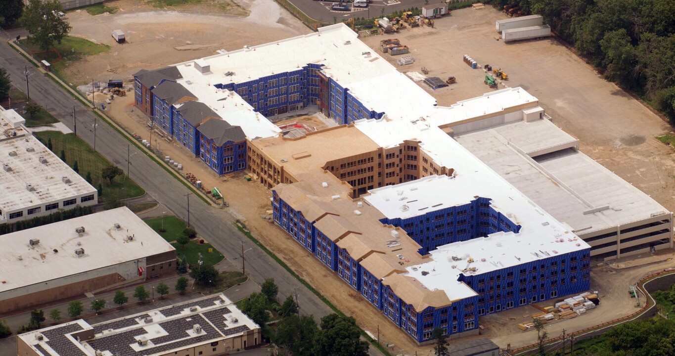 Canterly Place in Livingston, NJ - Building Photo