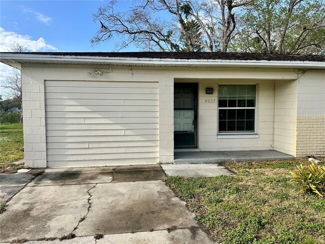 4622 N Goldenrod Rd in Winter Park, FL - Foto de edificio - Building Photo