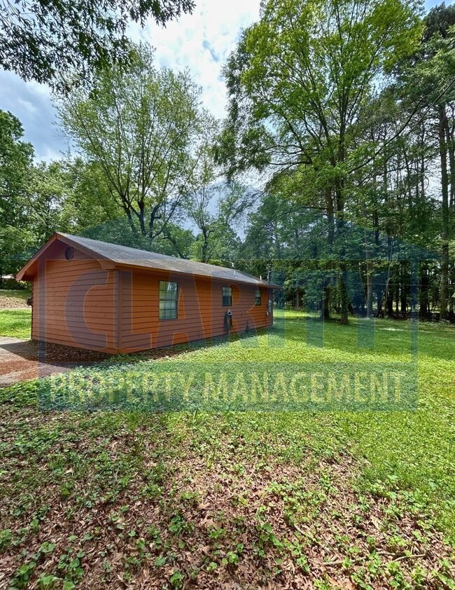 property at 956 Thompson Springs Rd SE