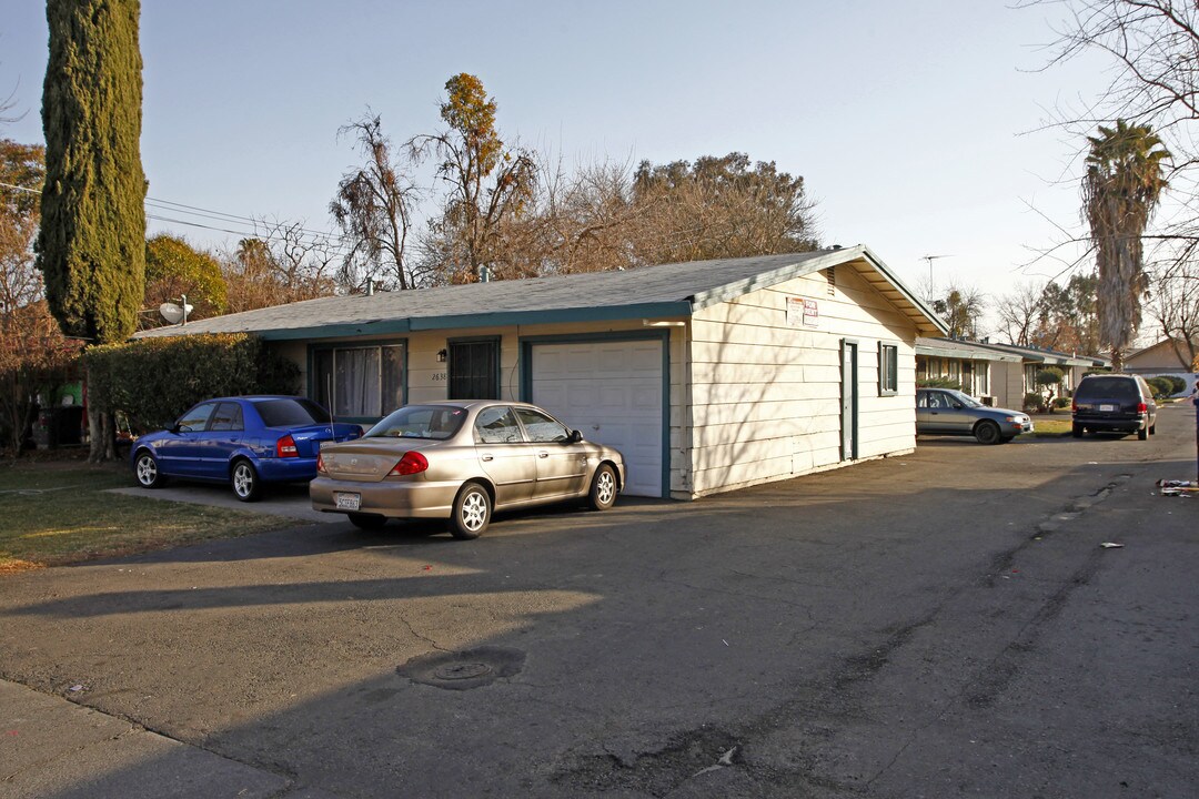 2624-2638 Fairfield St in Sacramento, CA - Foto de edificio