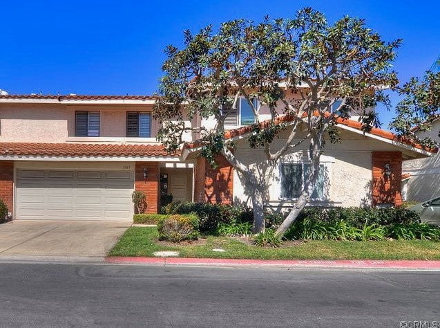 7865 Moonmist Cir in Huntington Beach, CA - Foto de edificio - Building Photo