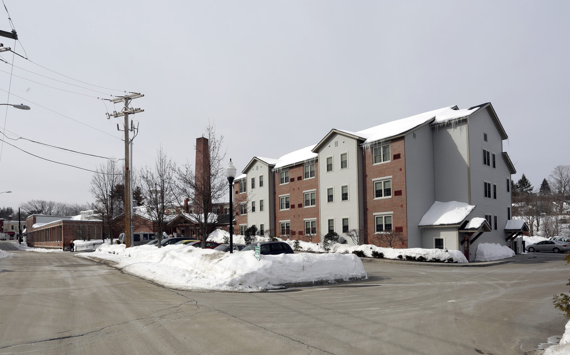 Milford Mill & Lindsey Landing  Apartments in Milford, NH - Foto de edificio